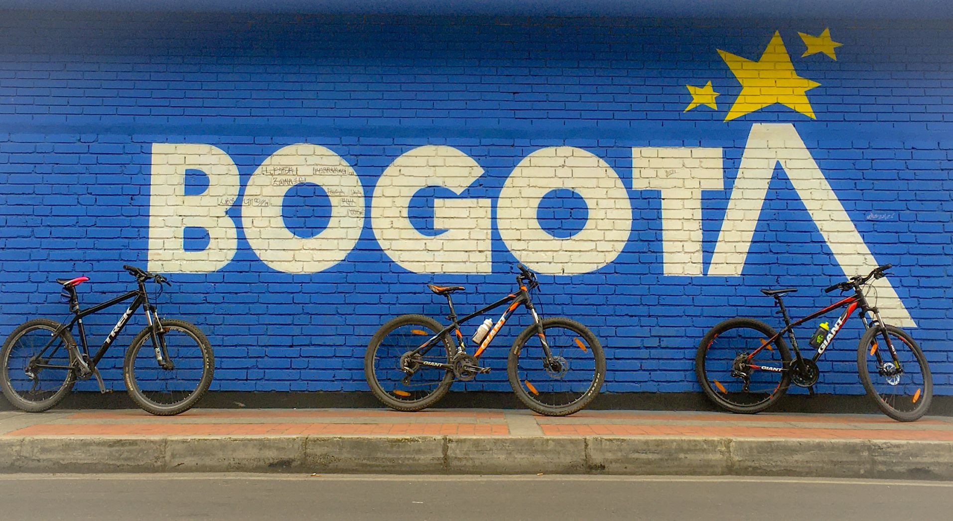 Bogotá Graffiti Bike Tour - Sin Transporte